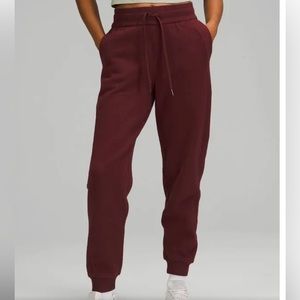 Lululemon fleece lined joggers size 4 maroon